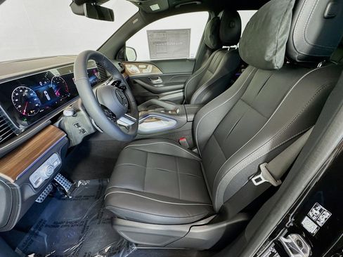 New 2025 Mercedes-Benz GLS 580 4MATIC image 18