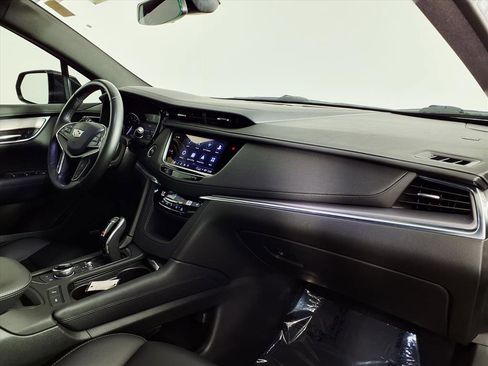 Certified 2022 Cadillac XT5 Luxury image 9