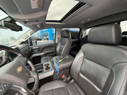 Used 2019 Chevrolet Silverado 2500 LTZ w/ Midnight Edition AWD/4WD image 9