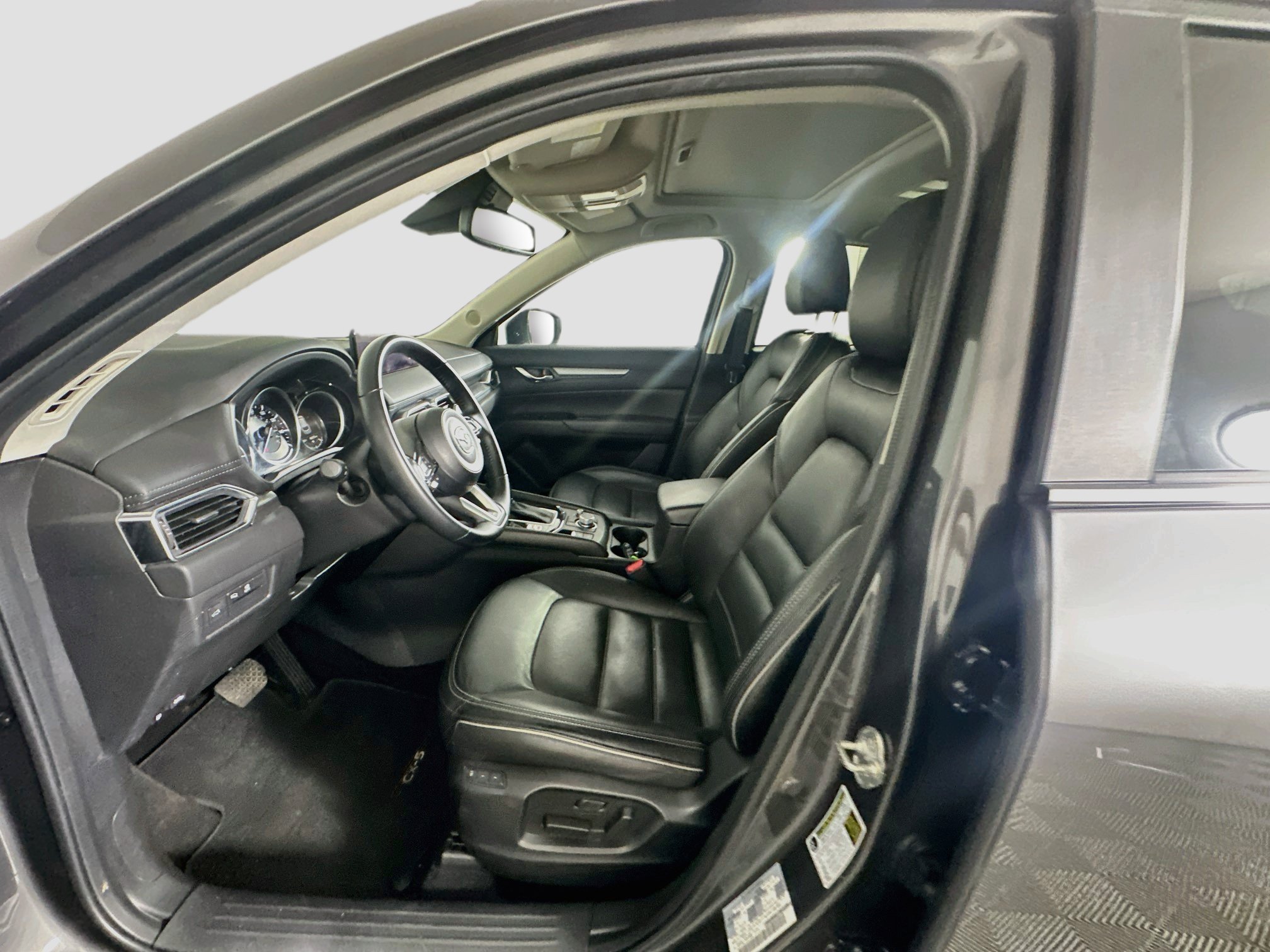 Used 2025 MAZDA CX-5 AWD 2.5 S w/ Preferred Package image 13