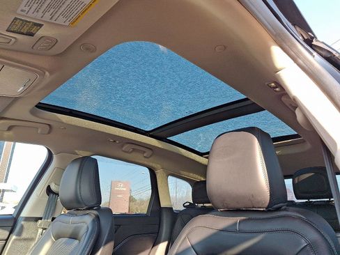 Used 2024 Lincoln Corsair AWD w/ Equipment Group 101A image 14