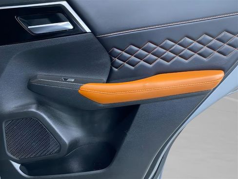 Used 2022 Mitsubishi Outlander SEL image 13