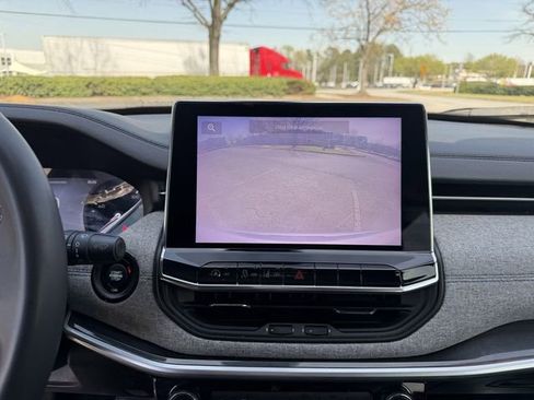 Used 2022 Jeep Compass Latitude image 20