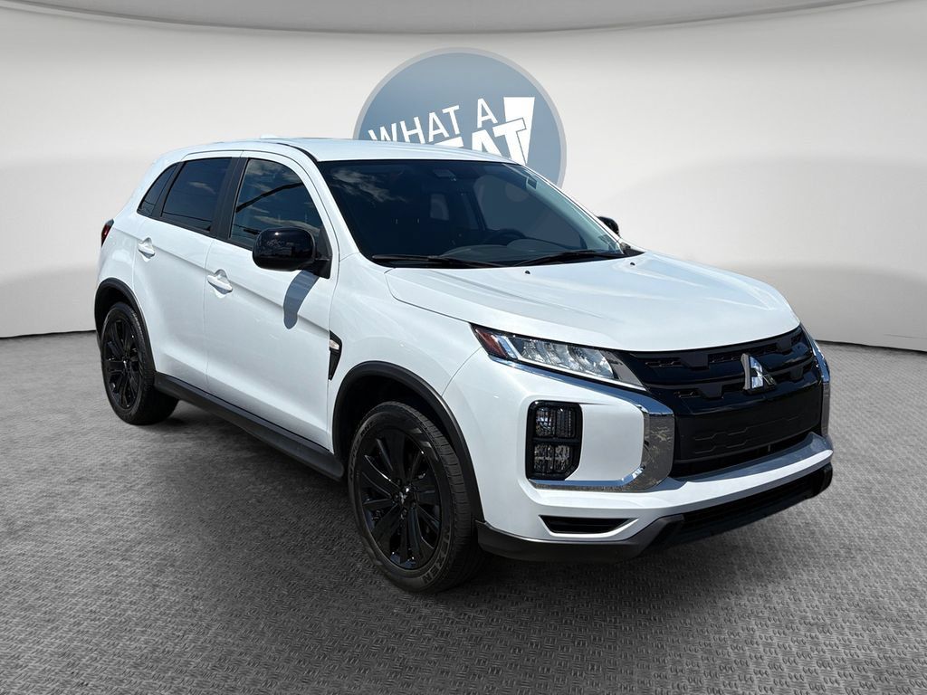 Used 2025 Mitsubishi Outlander Sport LE AWD/4WD image 1