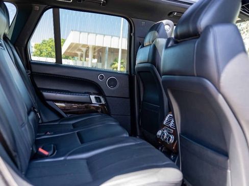 Used 2014 Land Rover Range Rover HSE image 14