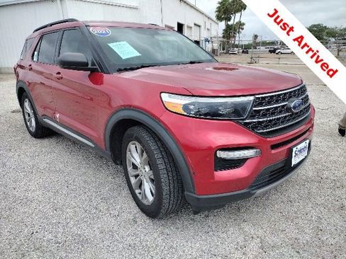 Used 2021 Ford Explorer XLT w/ Equipment Group 202A RWD image 8