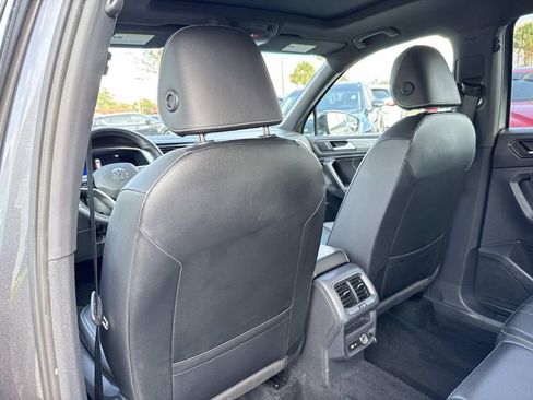 Used 2022 Volkswagen Tiguan SE R-Line image 14