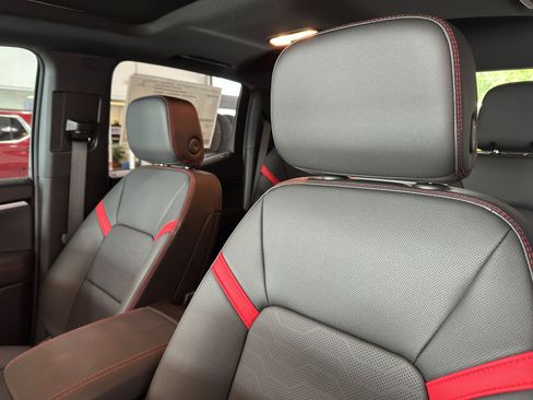 New 2025 Chevrolet Colorado Z71 w/ Z71 Convenience Package 2 image 4