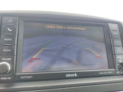 Used 2019 Dodge Grand Caravan SE w/ UConnect Hands-Free Group image 22