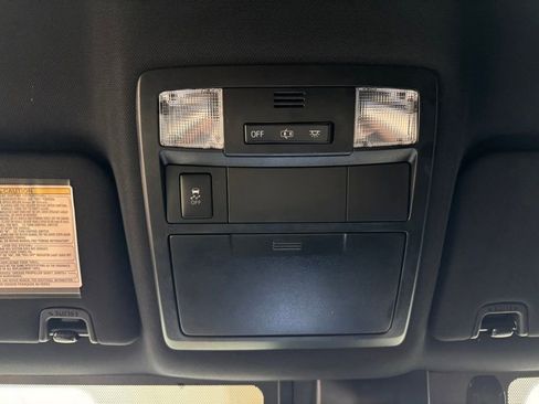 Used 2018 Toyota Tacoma TRD Sport AWD/4WD image 38