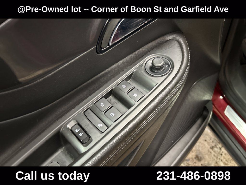 Used 2022 Buick Encore Preferred w/ Safety Package II AWD/4WD image 16
