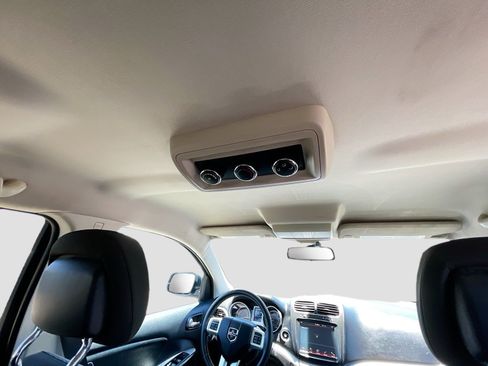 Used 2019 Dodge Journey SE w/ Premium Group FWD image 15