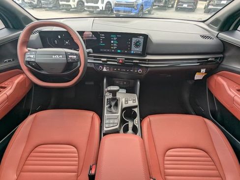 New 2026 Kia Sportage SX FWD image 17