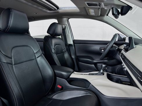 Used 2023 Honda HR-V EX-L image 7