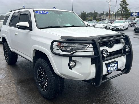 Used 2018 Toyota 4Runner SR5 Premium AWD/4WD image 3