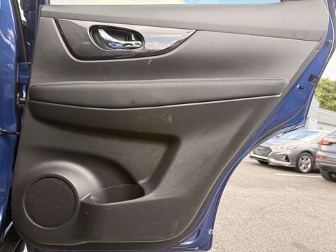 Used 2019 Nissan Rogue SV FWD image 30