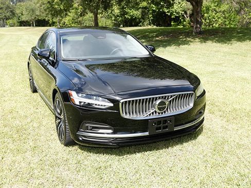 Used 2023 Volvo S90 B6 Plus AWD/4WD image 7