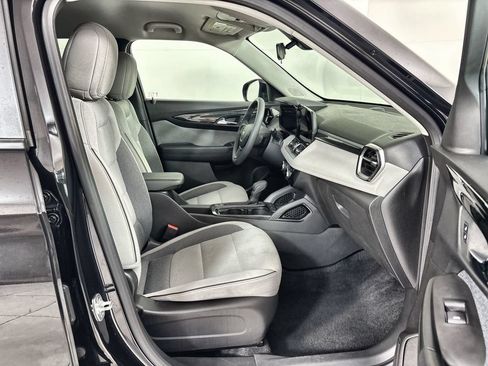 Used 2025 Chevrolet TrailBlazer LT FWD image 23