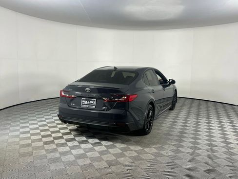 Used 2025 Toyota Camry SE image 8