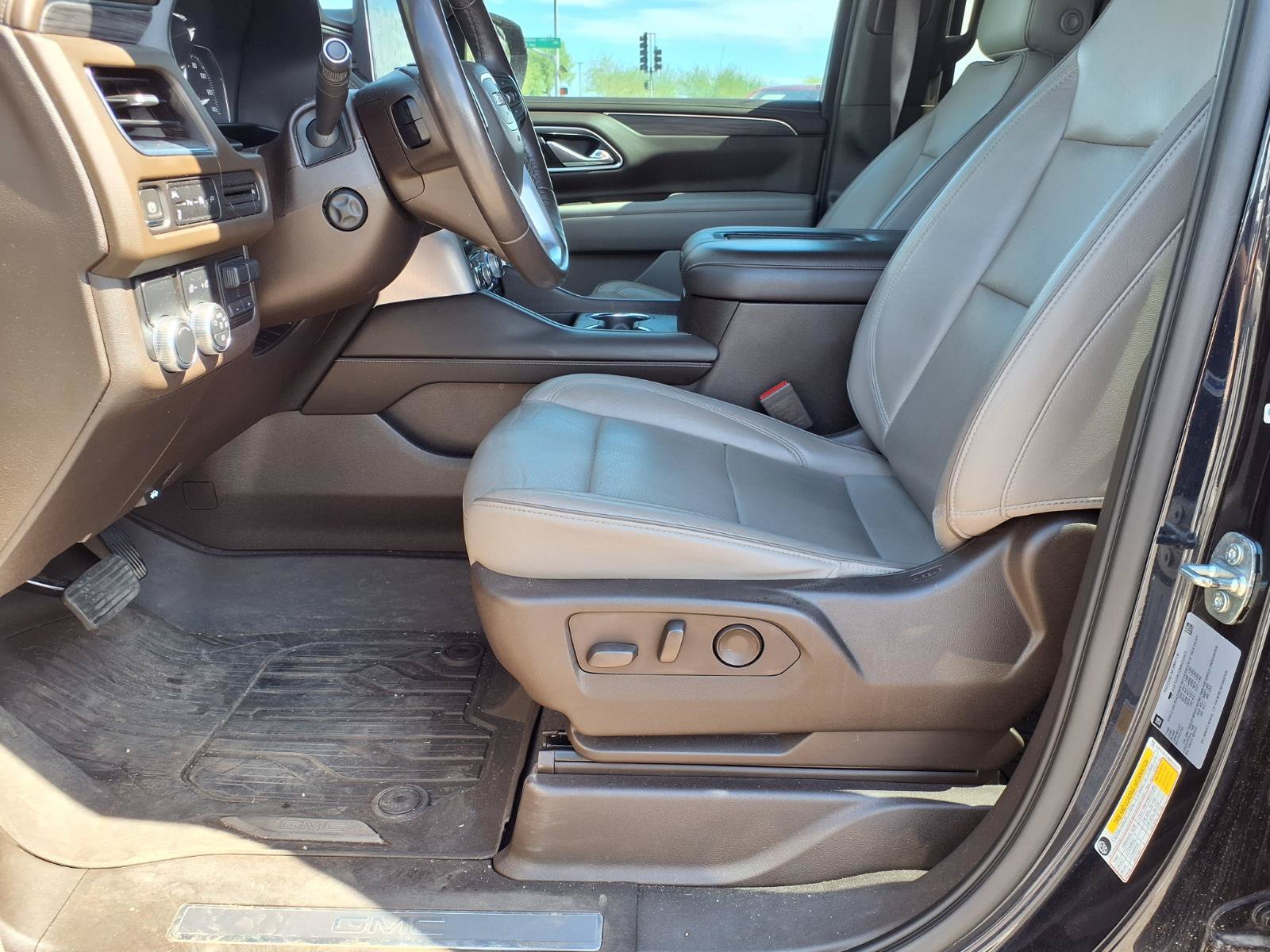 Used 2021 GMC Yukon SLT w/ SLT Luxury Plus Package RWD image 24