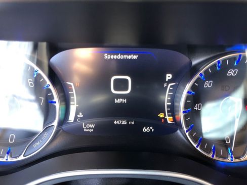 Used 2023 Chrysler Pacifica Touring-L w/ S Appearance Package FWD image 31