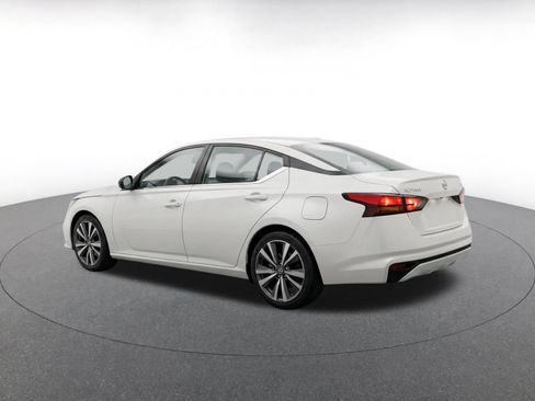 Used 2025 Nissan Altima 2.5 SV FWD image 7