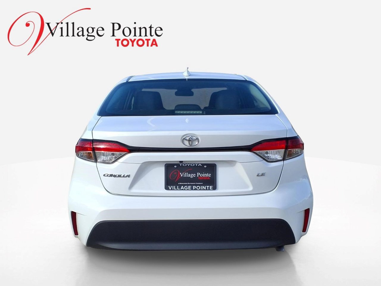 Used 2023 Toyota Corolla LE FWD image 4
