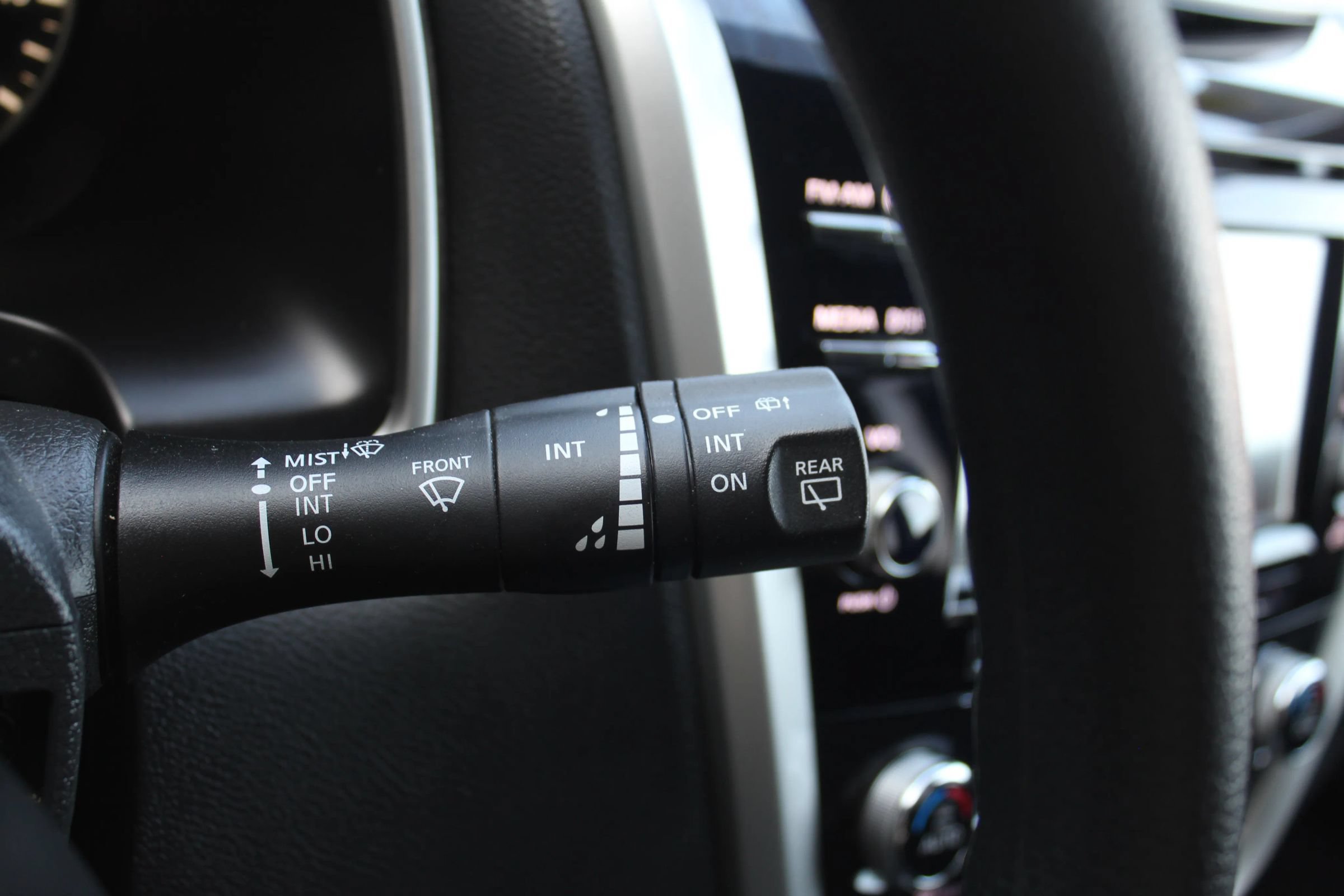 Used 2015 Nissan Murano S AWD/4WD image 28
