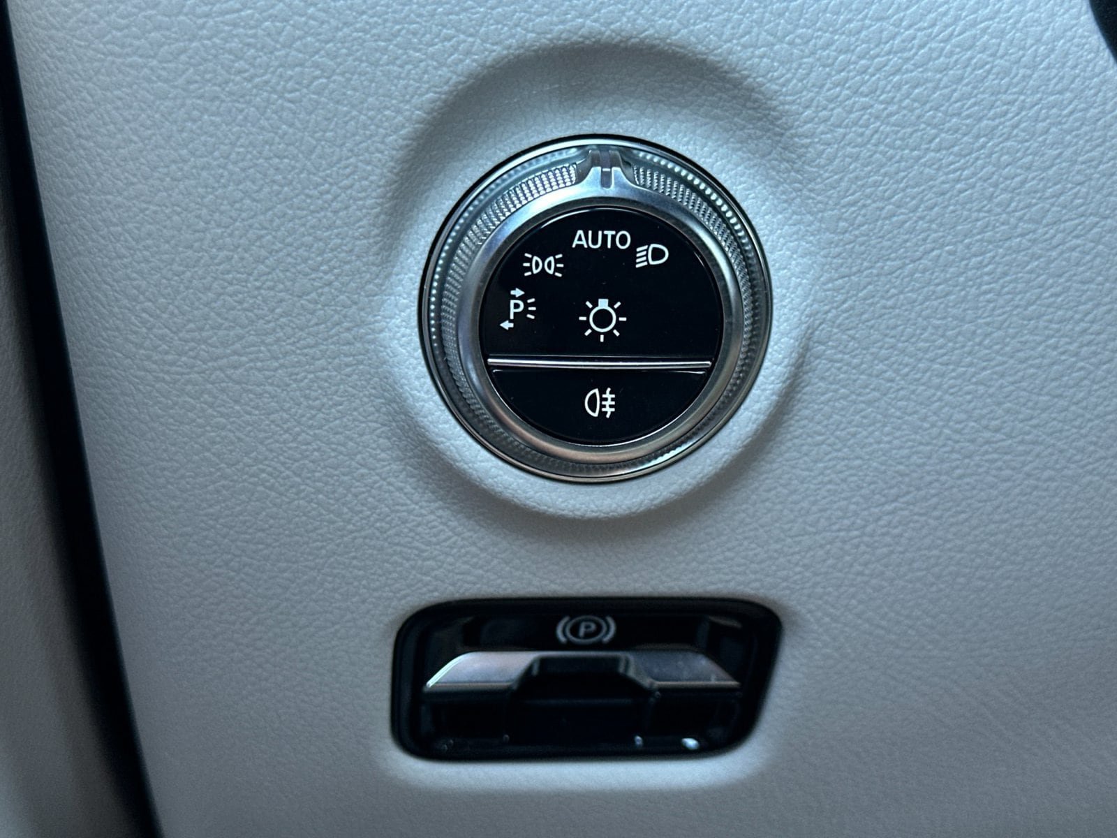 Used 2026 Mercedes-Benz C 300 Sedan image 32