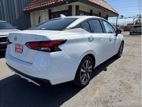 Used 2023 Nissan Versa SV FWD image 3