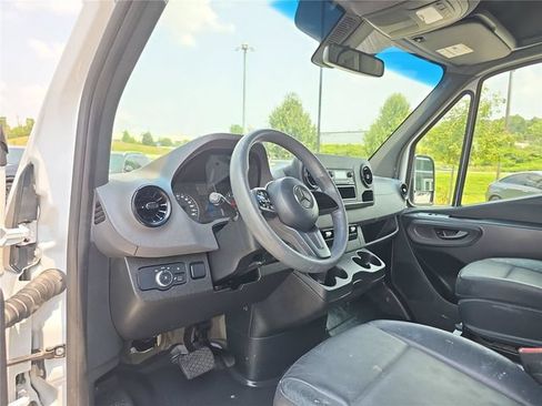 Used 2022 Mercedes-Benz Sprinter 3500 image 18