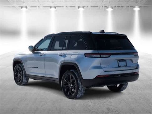 New 2025 Jeep Grand Cherokee Limited image 6