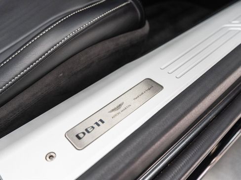 Used 2019 Aston Martin DB11 Volante image 58