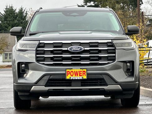 Used 2025 Ford Explorer Active w/ Active Comfort Package image 9