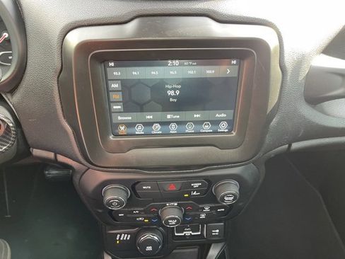 Used 2021 Jeep Renegade Latitude w/ Sun & Sound Group image 18