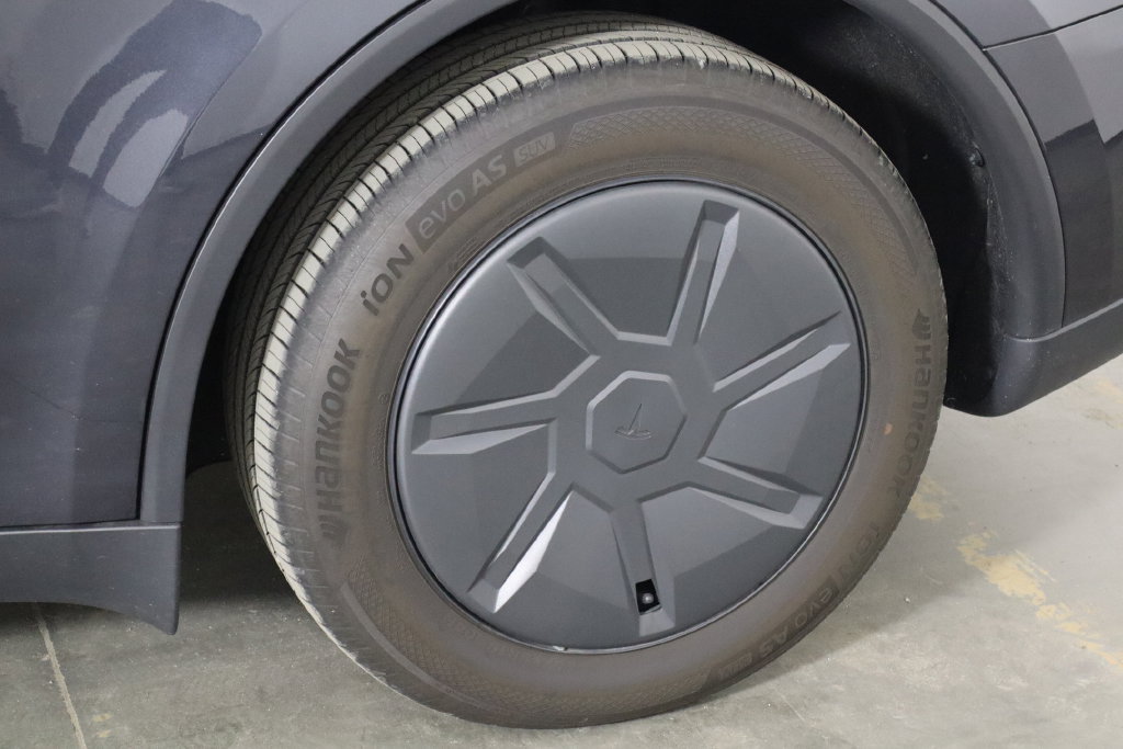 Used 2026 Tesla Model Y 2WD image 50