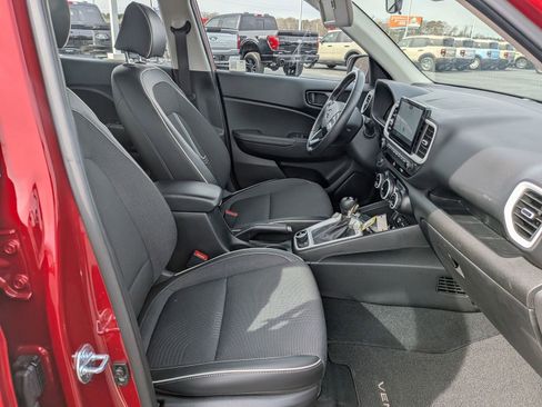 Used 2025 Hyundai Venue Limited FWD image 35