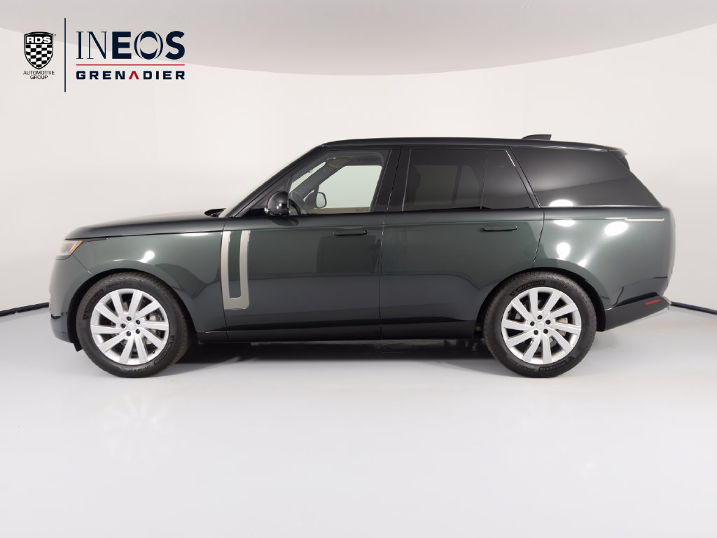 Used 2024 Land Rover Range Rover SE AWD/4WD image 2