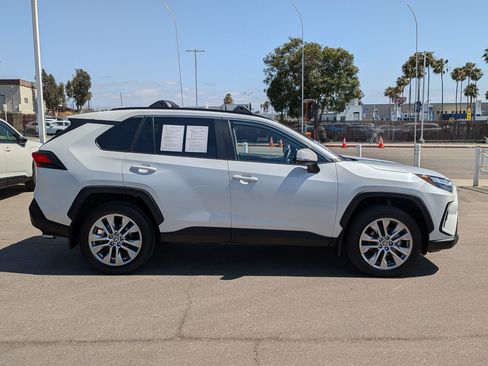 Used 2025 Toyota RAV4 XLE Premium FWD image 5