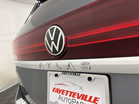 Used 2024 Volkswagen Atlas SEL image 15