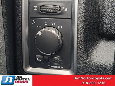 Used 2021 RAM 1500 Classic SLT AWD/4WD image 23