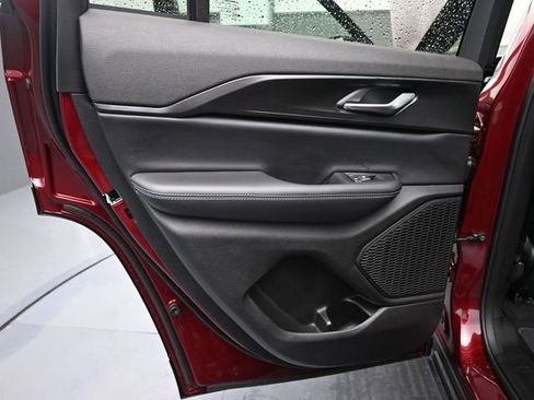 New 2025 Jeep Grand Cherokee Altitude AWD/4WD image 16