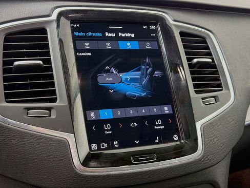 Used 2024 Volvo XC90 B5 Core w/ Protection Package Premier image 20