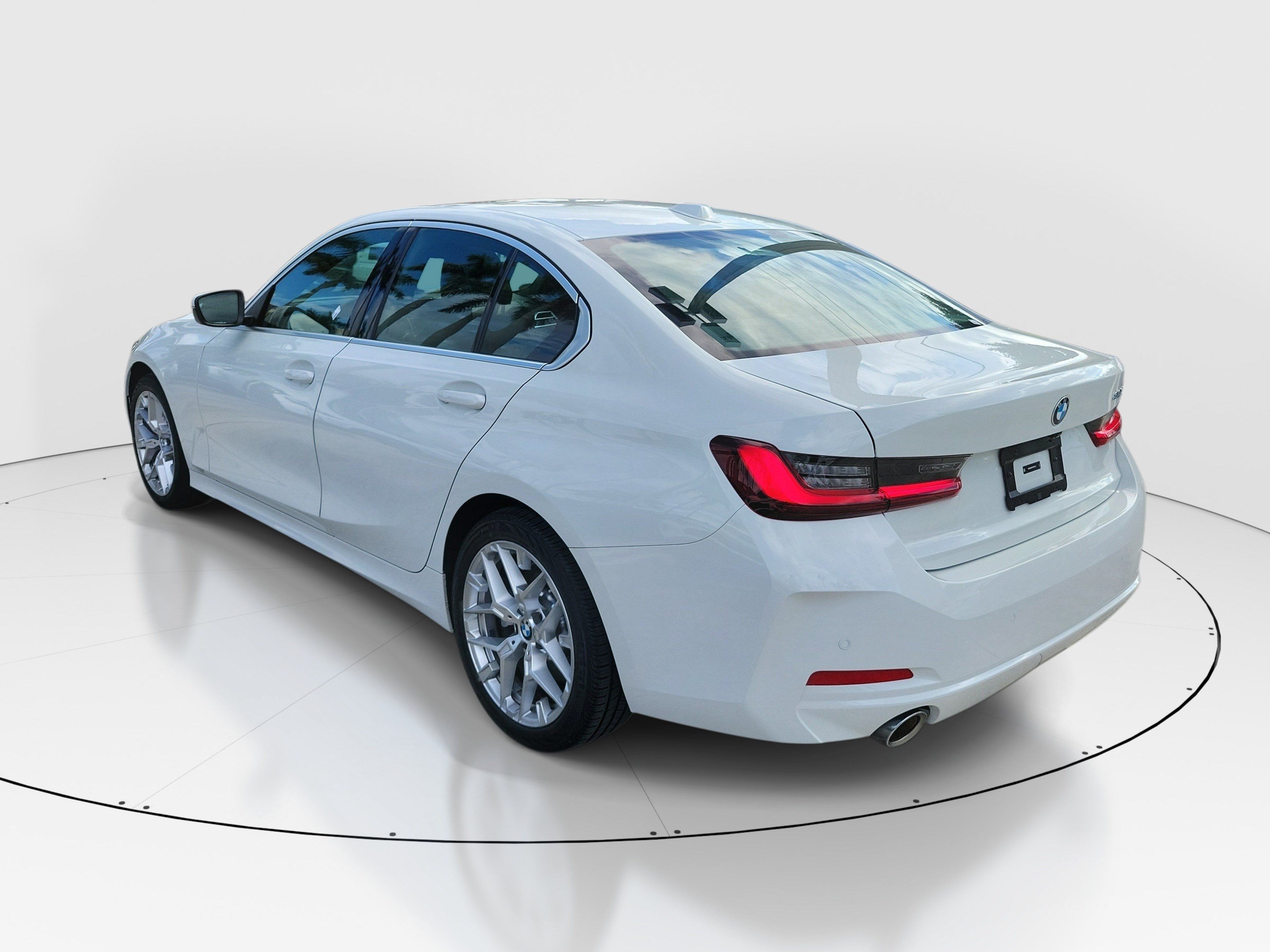 Used 2025 BMW 330i Sedan RWD image 5