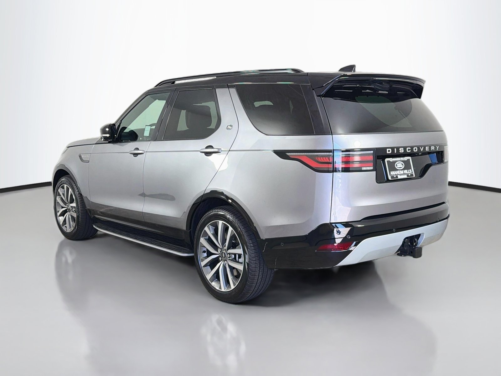 New 2026 Land Rover Discovery Limited Edition AWD/4WD image 3