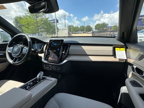 New 2026 Volvo XC90 T8 Plus image 11