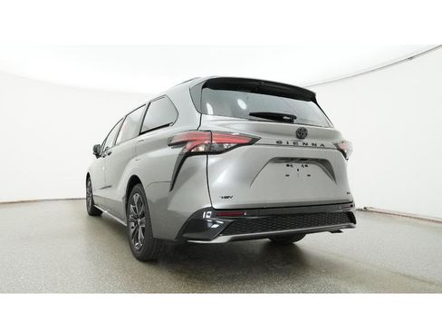 New 2026 Toyota Sienna XSE FWD image 22