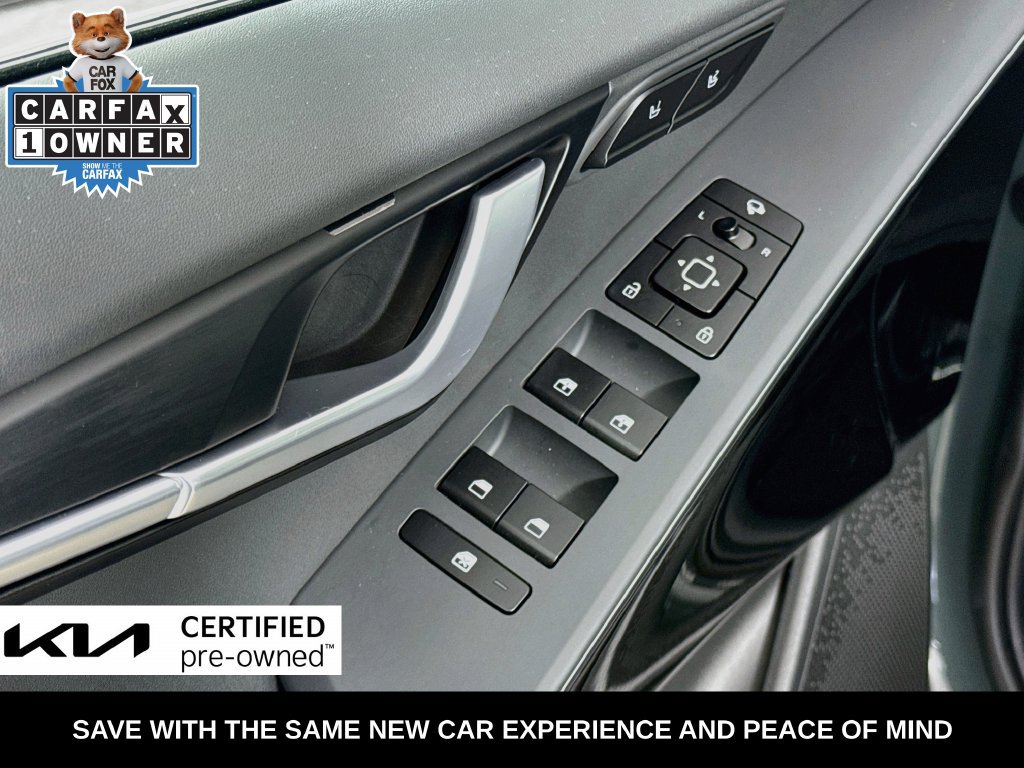 Used 2025 Kia Niro SX Touring FWD image 22