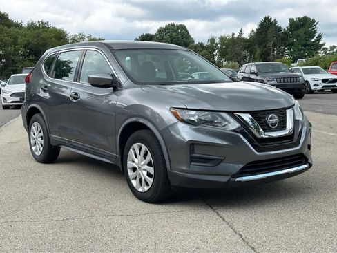 Used 2018 Nissan Rogue S AWD/4WD image 3