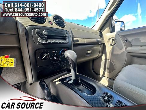 Used 2007 Jeep Liberty Sport AWD/4WD image 16